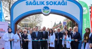 Sakarya’nın merkezine Sağlık Sokağı açıldı