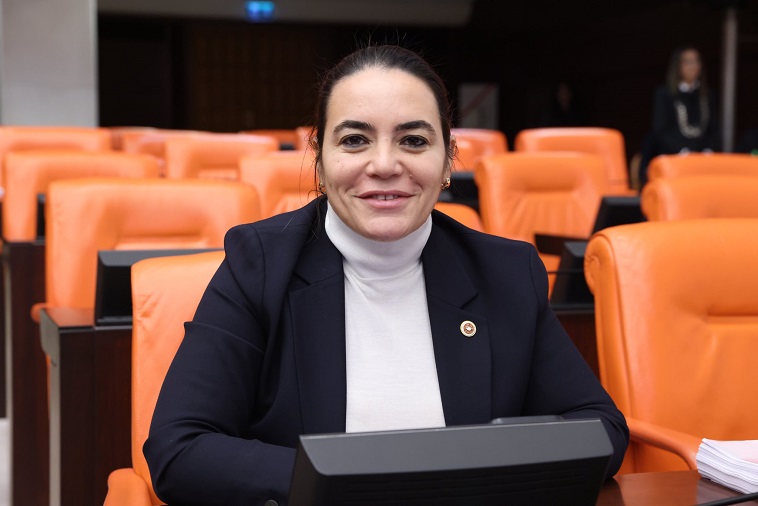 Türkeş Sakarya’ya geliyor Esnafla buluşup bayrak mitingine davet edecek