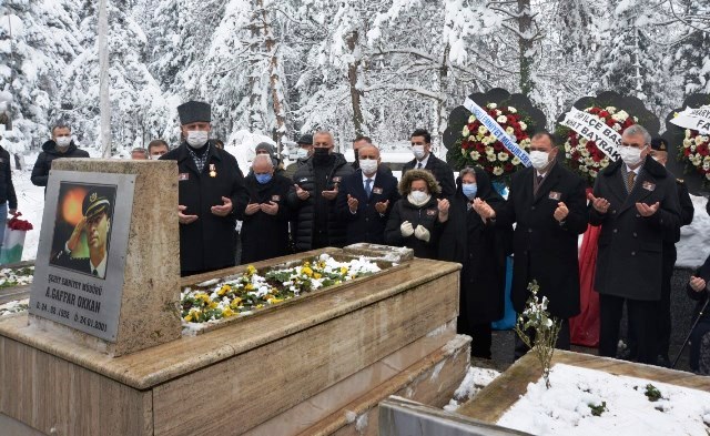 Ali Gaffar Okkan şehadetinin 21.yılında mezarı başında dualarla anıldı