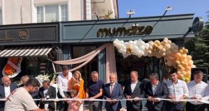 Şehrin ilk mum dükkanı “Mumcize” Serdivan’da açıldı