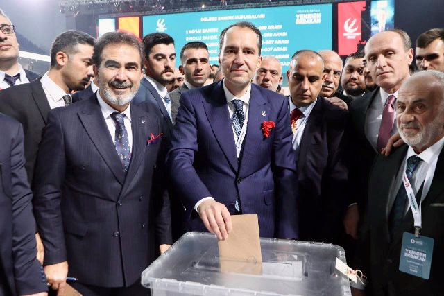 Fatih Erbakan, 1225 delegenin tümünün oylarını alarak yeniden genel başkan seçildi