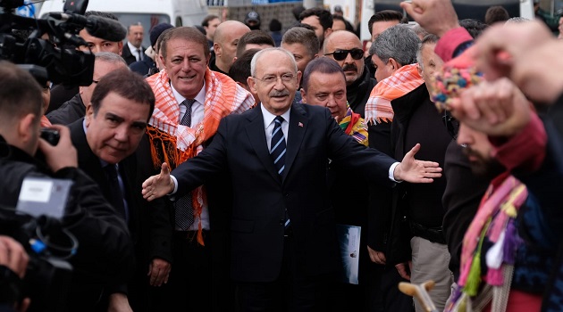 CHP Genel Başkanı Kemal Kılıçdaroğlu, ‘Büyük Yörük Türkmen Buluşması’ programına katılmak için Akşehir’e geldi.
