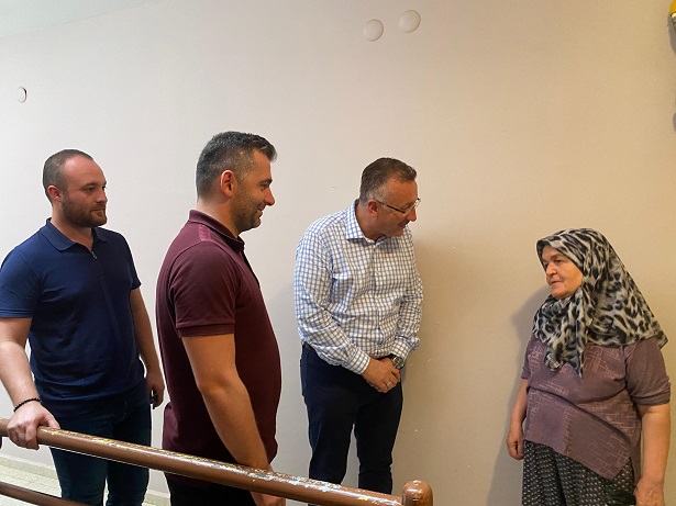 Mutlu Işıksu 15 Temmuz Camili mahallesinde vatandaşlarla buluştu