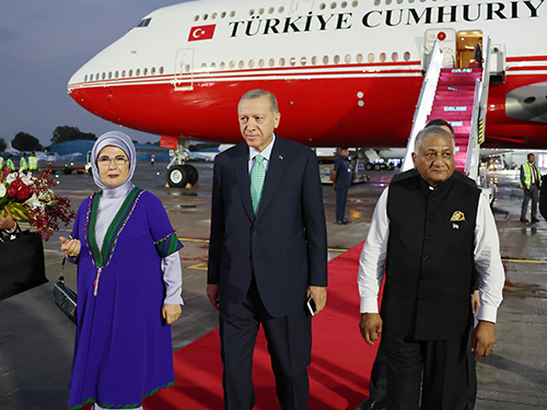 Cumhurbaşkanı Recep Tayyip Erdoğan, Hindistan’ın başkenti Yeni Delhi’de toplanan G20 Liderler Zirvesi’ne katıldı.