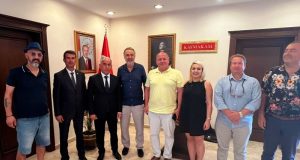 Bodrum Profesyonel Otel Yöneticileri Derneği Kaymakam Mustafa Çit’e hayırlı olsun ziyaretinde bulundu.