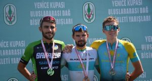Sakarya Büyükşehir Belediyesi bisiklet sporcuları madalyaya doymuyor