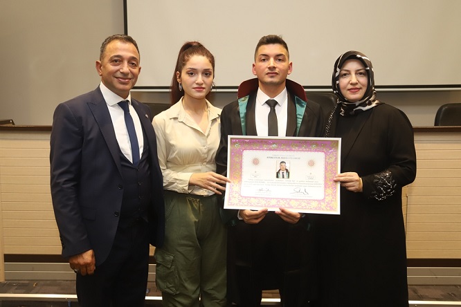 İşadamı Mehmet Demir’in oğlu Anıl Demir resmen avukat oldu