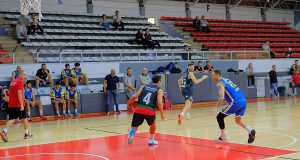 Büyükşehir basketboldan sezon öncesi rakiplerine gözdağı