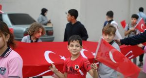 Akyazı’da coşkulu Cumhuriyet yürüyüşü