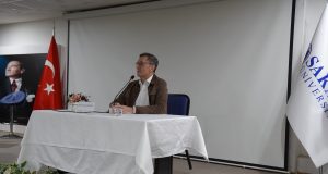 Eski Bakan Selçuk, Eğitim Fakültesi Öğrencileriyle Buluştu