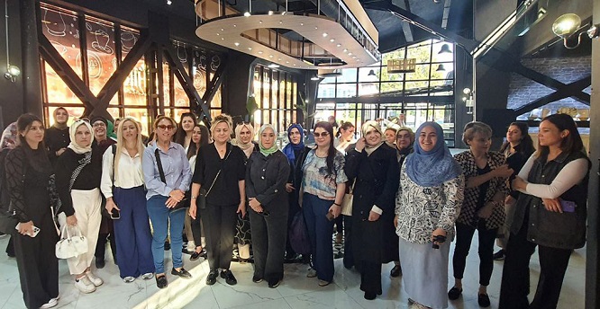 Girişimci kadınlar çift katlı otobüsle Sakarya’yı gezdi