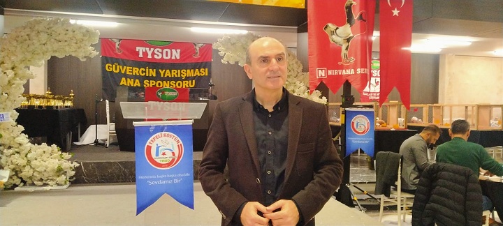 Güvercin severler 4. Tepeli Kostüm Güvercinleri Festivali’nde buluştu.