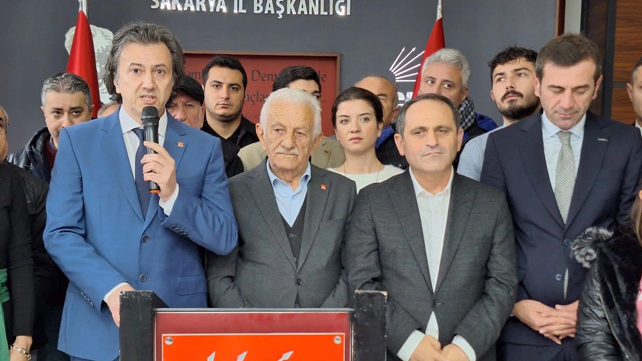 Diş hekimi Levent Şener, CHP Erenler Belediye Başkanlığı için aday adayı oldu