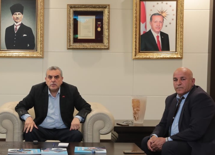 Hak ve Huzur Partisi Genel Başkan Yardımcısı Hanifi YOLCU Şanlıurfa Büyükşehir Belediye Başkanı Zeynel Abidin Beyazgül’e nezaket ziyaretinde bulundu
