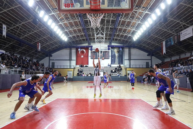 Büyükşehir Basket Etimetsgut’u ağırlıyor