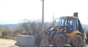 HENDEK ÇAKALLIK MAHALLESİNDE KİLİTLİ PARKE YOL ÇALIŞMALARI DEVAM EDİYOR