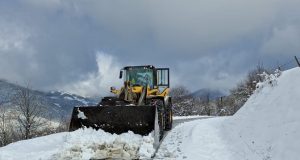 Büyükşehirin karla mücadele mesaisi