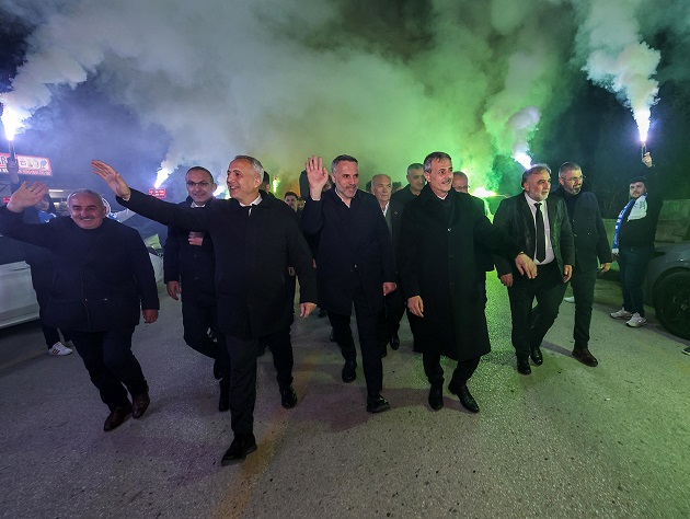 Başkan Adayı Alemdar, Hendek Uzuncaorman Mahallesi’ni ziyaret etti