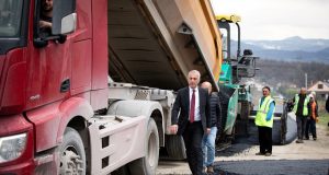 Hendek Belediyesi’nin asfalt atağı devam ediyor