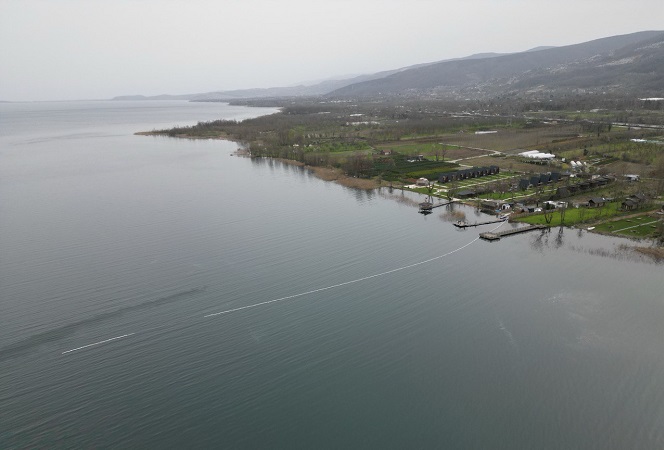Büyükşehir Sapanca Gölünde aralıksız çalışıyor