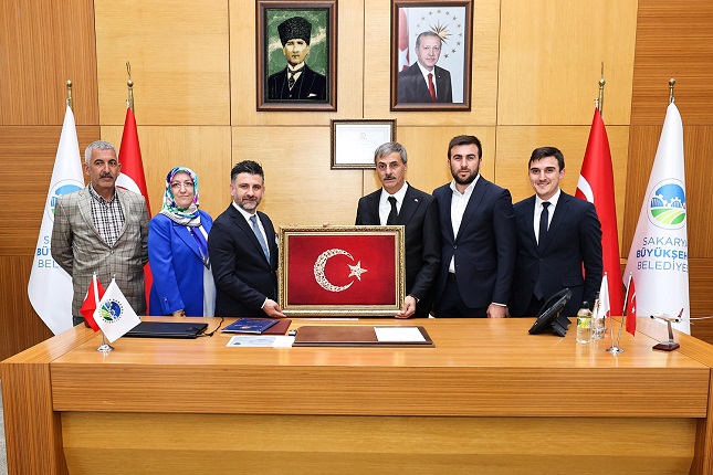 Başkan Alemdar AK Parti ve MHP ilçe teşkilatları ile ilçe belediye başkanlarını konuk etti