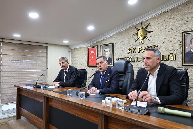 AK Parti İl Başkanlığında istişare toplantısı düzenlendi