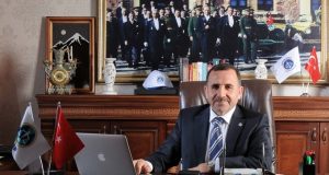 Merkez Partisi Genel Başkanı Prof. Dr. Abdurrahim Karslı, Sorunları Çözmek İçin Anayasada Hangi Madde Engel?