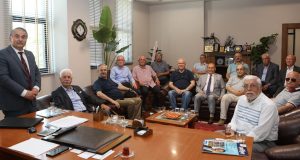 Sakarya Kent Şurası Başkanı Erol Öztürk Hacıeyüpoğlu ve kent şurası üyeleri Başkan İsmail KARAKULLUKÇU’yu ziyaret ettiler.