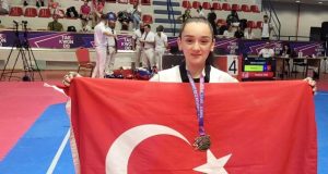 Büyükşehir sporcusundan üst üste 7’nci şampiyonluk