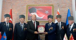 Cumhurbaşkanı Tatar, Kıbrıs gazileri ile bir araya geldi, fotoğraf sergisi açılışı, ziyaretler, görüşmeler yaptı.