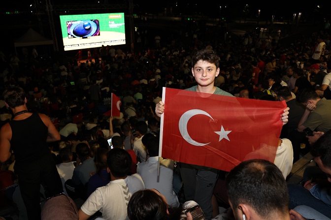 Binlerce Sakaryalı Milli Takım için tek yürek oldu