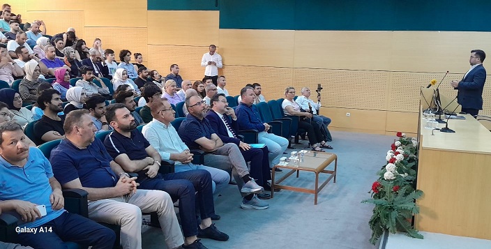 ‘ZEMİN SAKARYA’ Konulu Panel   Sakarya Üniversitesi Turgut Özal Kongre Merkezinde gerçekleşti