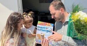 YEŞİLAY, AFET SONRASI REHABİLİTASYON SÜREÇLERİNDE DEPREM BÖLGESİNDE ÖNEMLİ BİR ROL ÜSTLENİYOR