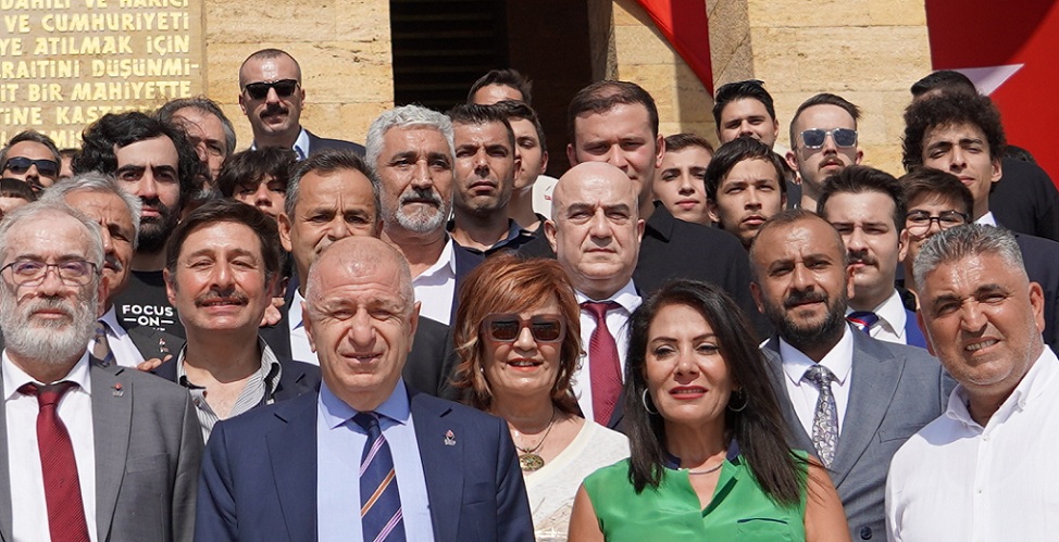 Zafer Partisi 30 Ağustos Zafer Bayramı münasebetiyle Anıtkabir’i ziyaret etti