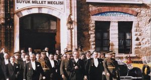 Türkiye adına sahip çıkılmalı ve yıkılmak istenen devlet düzeni yani siyasal rejim olarak cumhuriyet korunmalıdır.