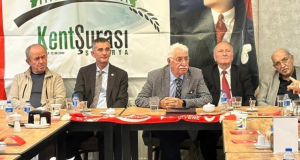 Sakarya Kent Şurası’nın 132.Toplantısının konukları  Sakarya Milletvekili Ümit Dikbayır ve Gazetesi Yazar Yusuf Cinal oldular..