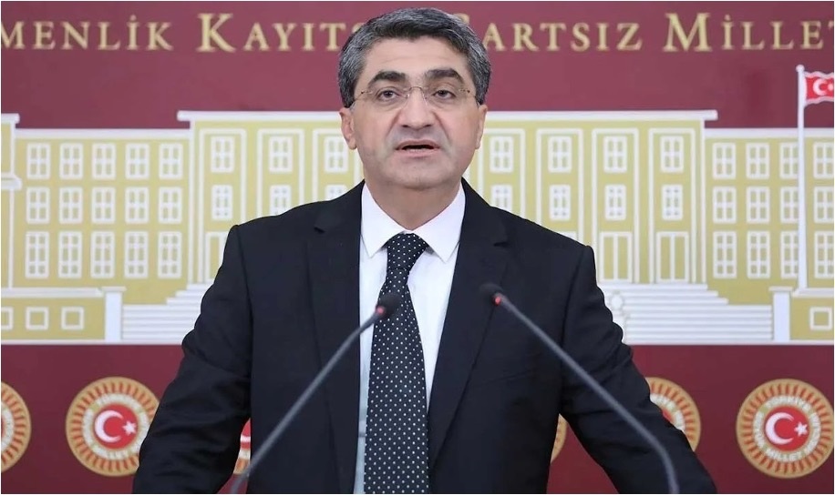 DEVA Partili Ekmen, Cumhurbaşkanı Yardımcısı Yılmaz‘a Diyanet‘i şikayet etti; yerel basına destek istedi