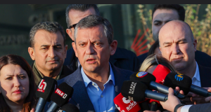 Cumhuriyet Halk Partisi Genel Başkanı Özgür Özel, partisinin İstanbul İl Başkanlığında açıklamalarda bulundu