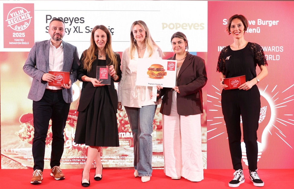 Popeyes Smoky XL Sandviç Yılın Seçilmiş Ürünü Oldu!