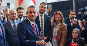 CHP’nin 21. Olağanüstü Kurultayı’nda Özgür Özel yeniden genel başkan seçildi