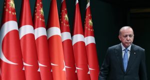 Cumhurbaşkanı Erdoğan, “HER KİM MİLLETİN HAKKINA GİRİYOR, MALINA, MÜLKÜNE EL UZATIYORSA, YAKASINA YAPIŞMAYA DEVAM EDECEĞİZ”