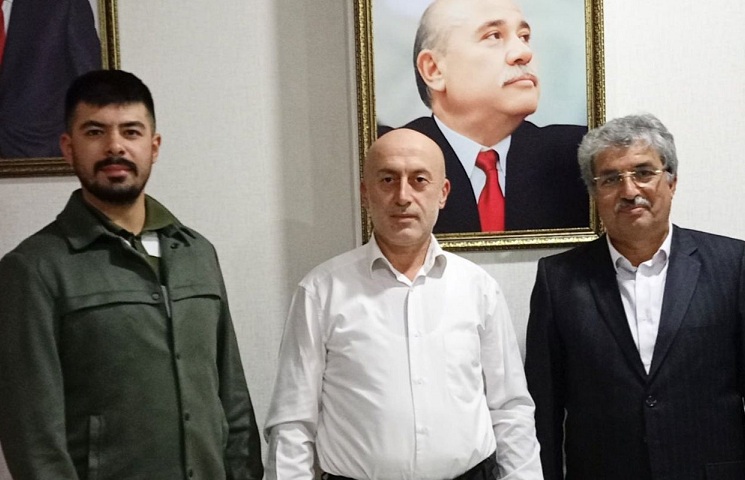 Sakarya54.net Genel Yayın Yönetmeni Fehmi Duman Öz Metal İş Sendikası Sakarya Şubesini ziyaret etti