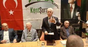 Sakarya Kent Şurası’nın Eylül ayı olağan toplantısı, Şura Başkanı Erol Öztürk Hacıeyüpoğlu başkanlığında yapıldı.