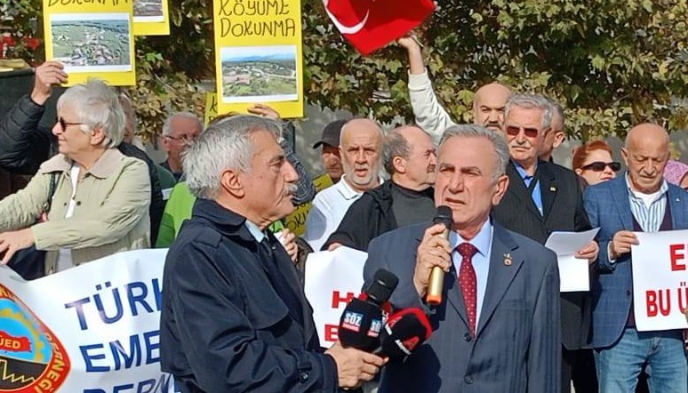 Türkiye Emekliler Derneği Adapazarı Şube Başkanı Yaşar DURSUN”Türkiye’de etkili ve yetkili olduğunu söyleyenlere seslendi”