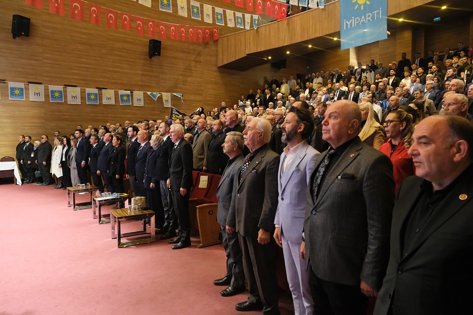 İYİ Parti Sakarya İl Başkanlığının 4. Olağan Kongresi yoğun katılımla yapıldı