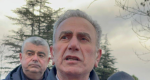 Vatan ve Hürriyet Derneği , Atatürkçü Düşünce Derneği Sakarya Şubesi, Kahraman Türk Kadınları Tiyatro Topluluğu üyeleri Anıtkabir ‘de