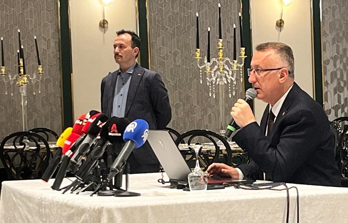 Adapazarı Belediye Başkanı Mutlu Işıksu AK Parti’den istifa ettiğini duyurdu