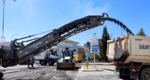 Büyükşehir’den asfalt sezonu öncesi önemli güzergahlarda iyileştirme çalışması