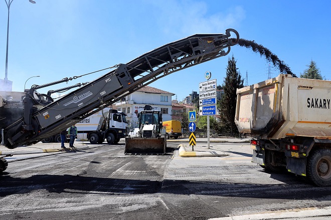 Büyükşehir’den asfalt sezonu öncesi önemli güzergahlarda iyileştirme çalışması