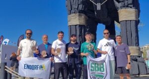 Büyükşehir sporcuları zorlu maratondan madalyayla döndü